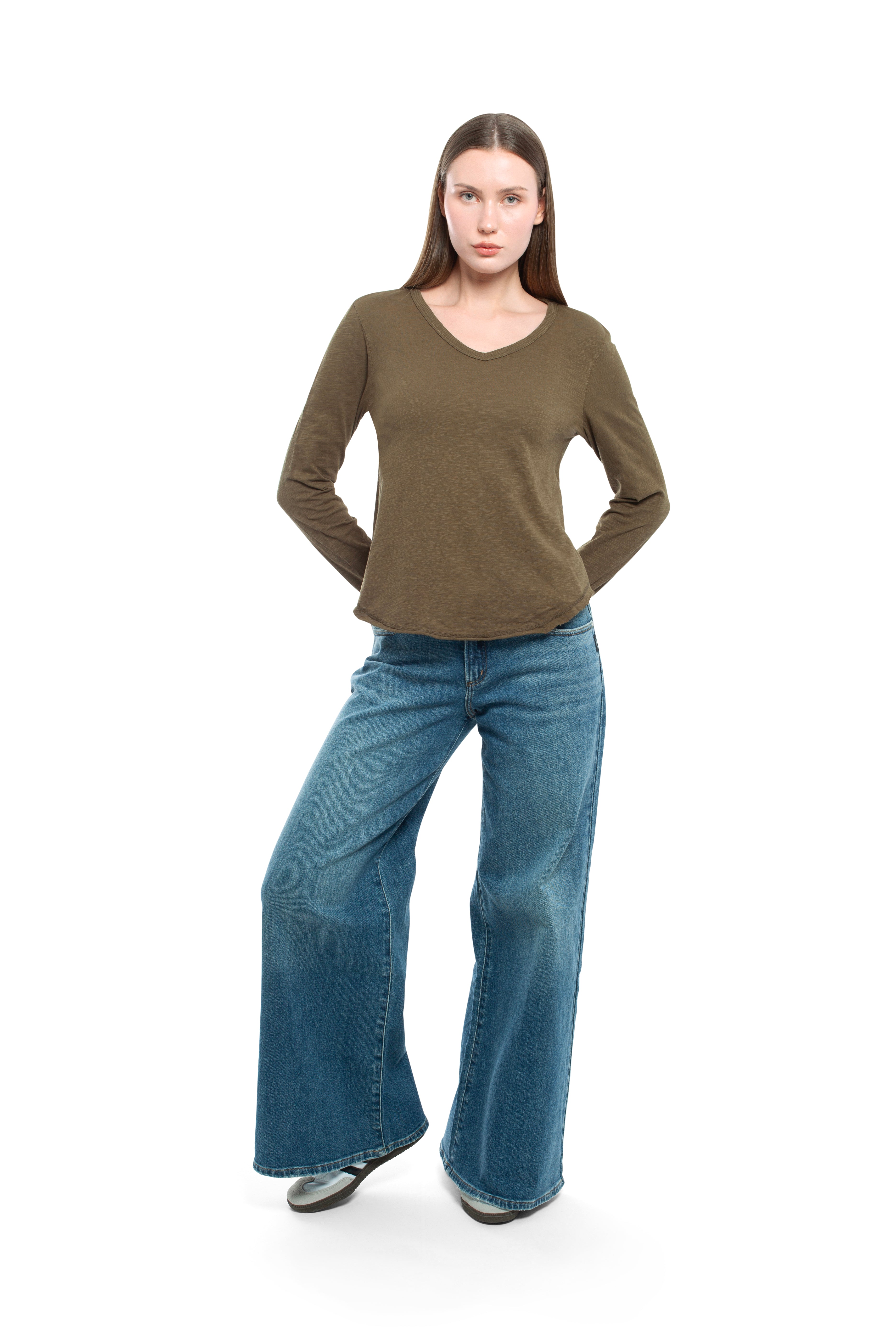 Long Sleeve V-Neck w/ Raw Hem Shirttail