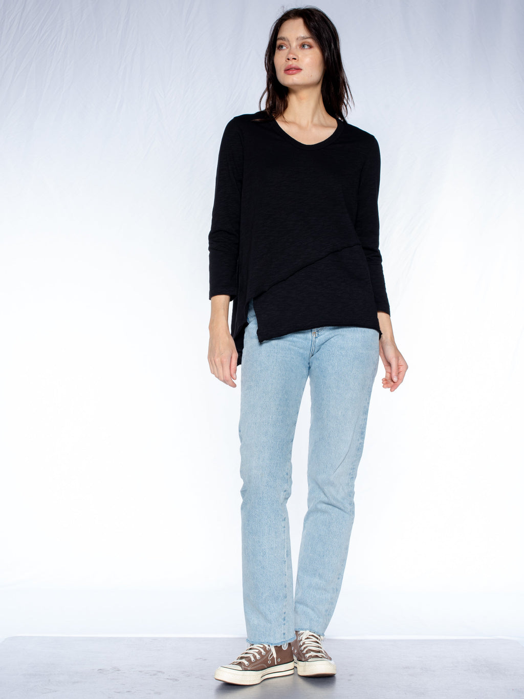Crew 3/4 Sleeve EZ Cross Over Hem Shirt