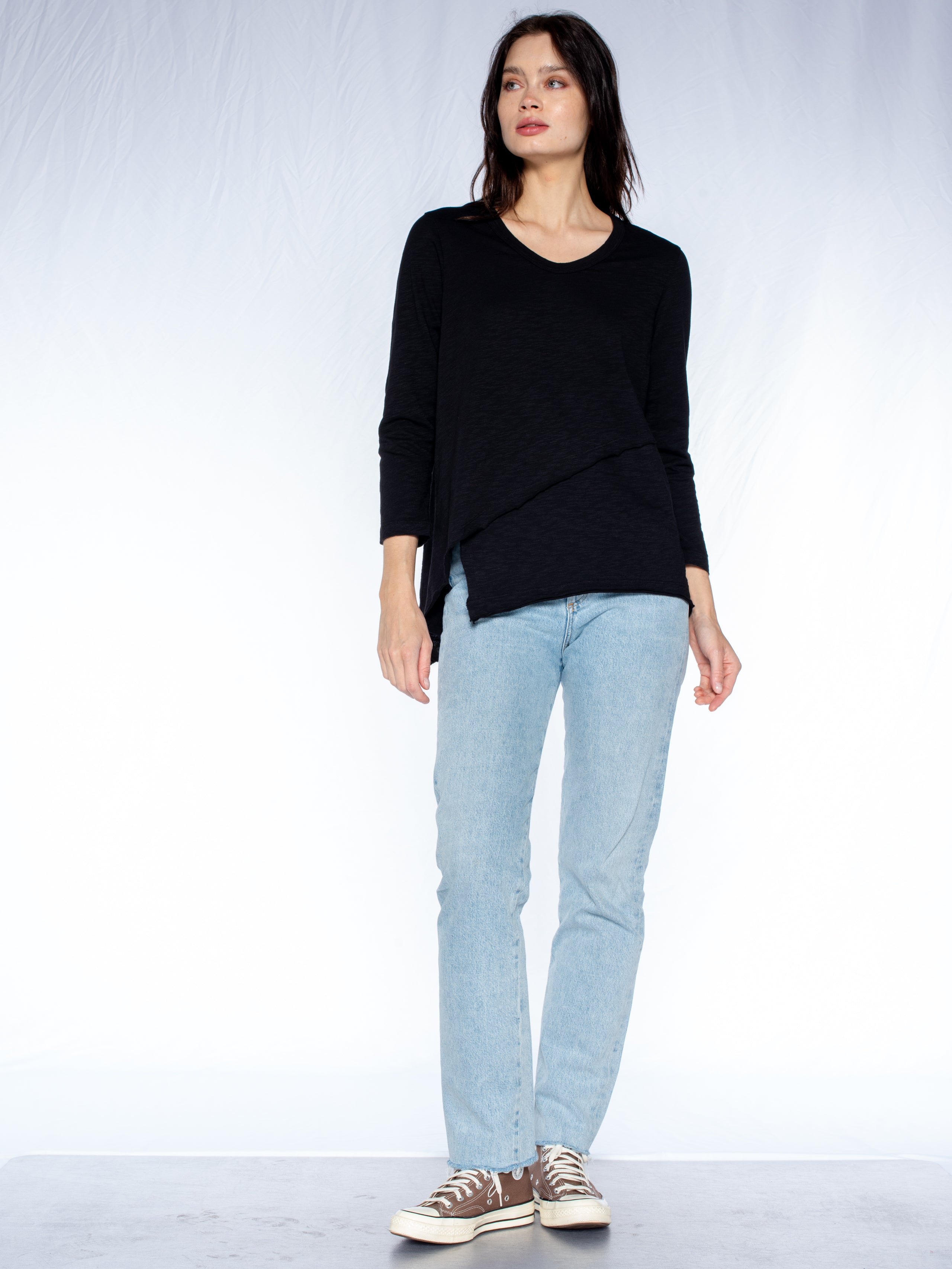 Crew 3/4 Sleeve EZ Cross Over Hem Shirt
