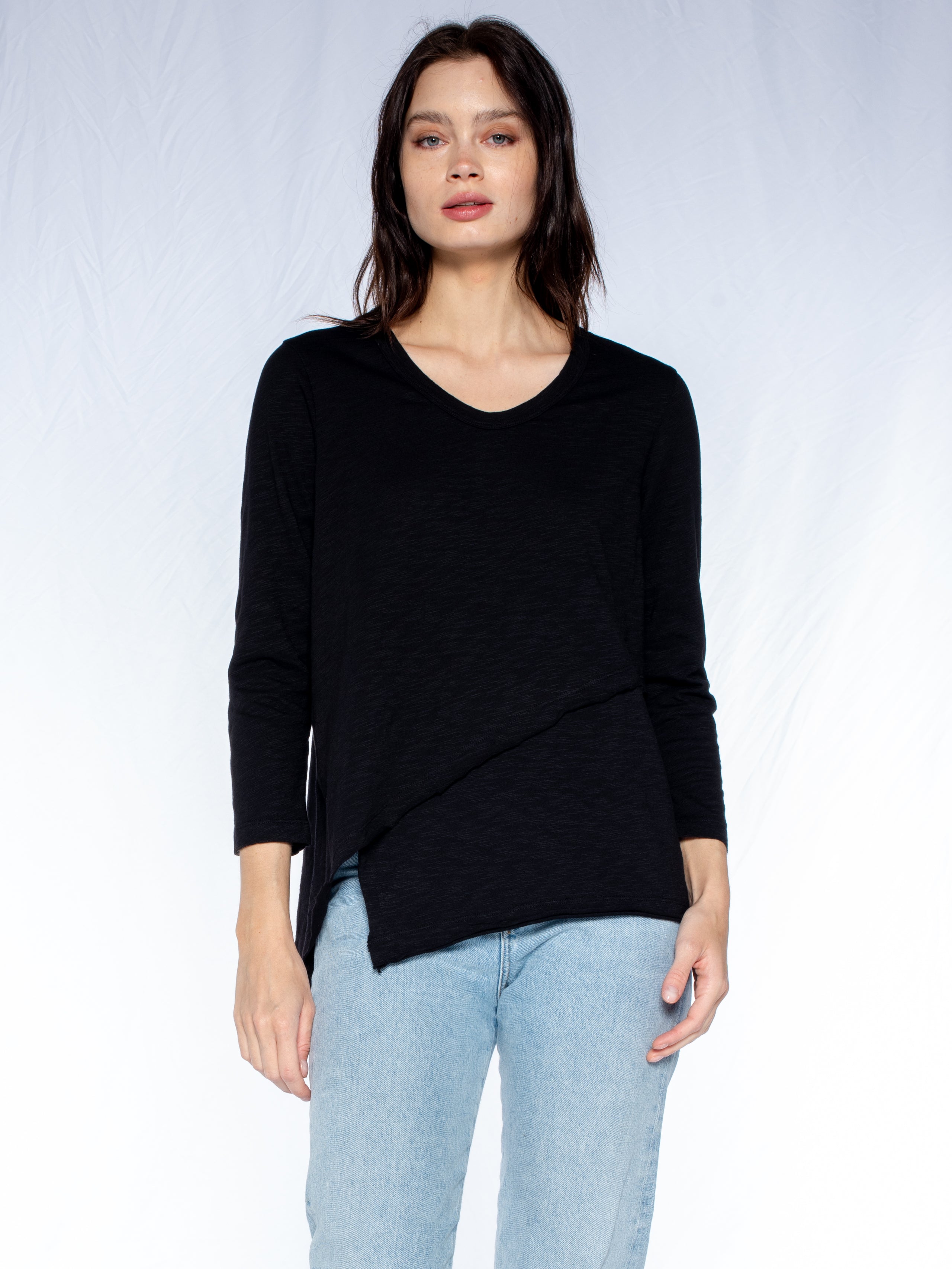Crew 3/4 Sleeve EZ Cross Over Hem Shirt
