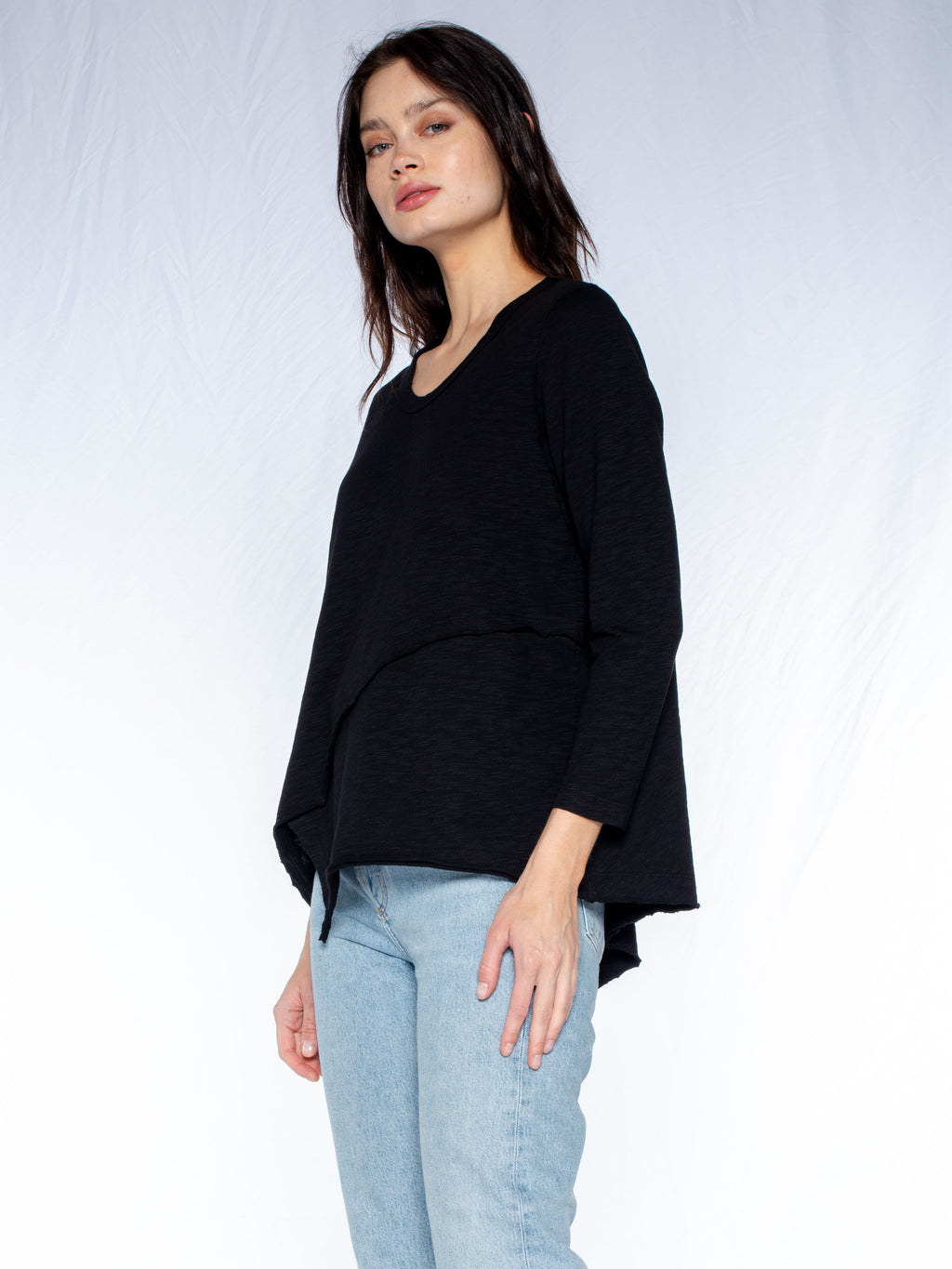 Crew 3/4 Sleeve EZ Cross Over Hem Shirt