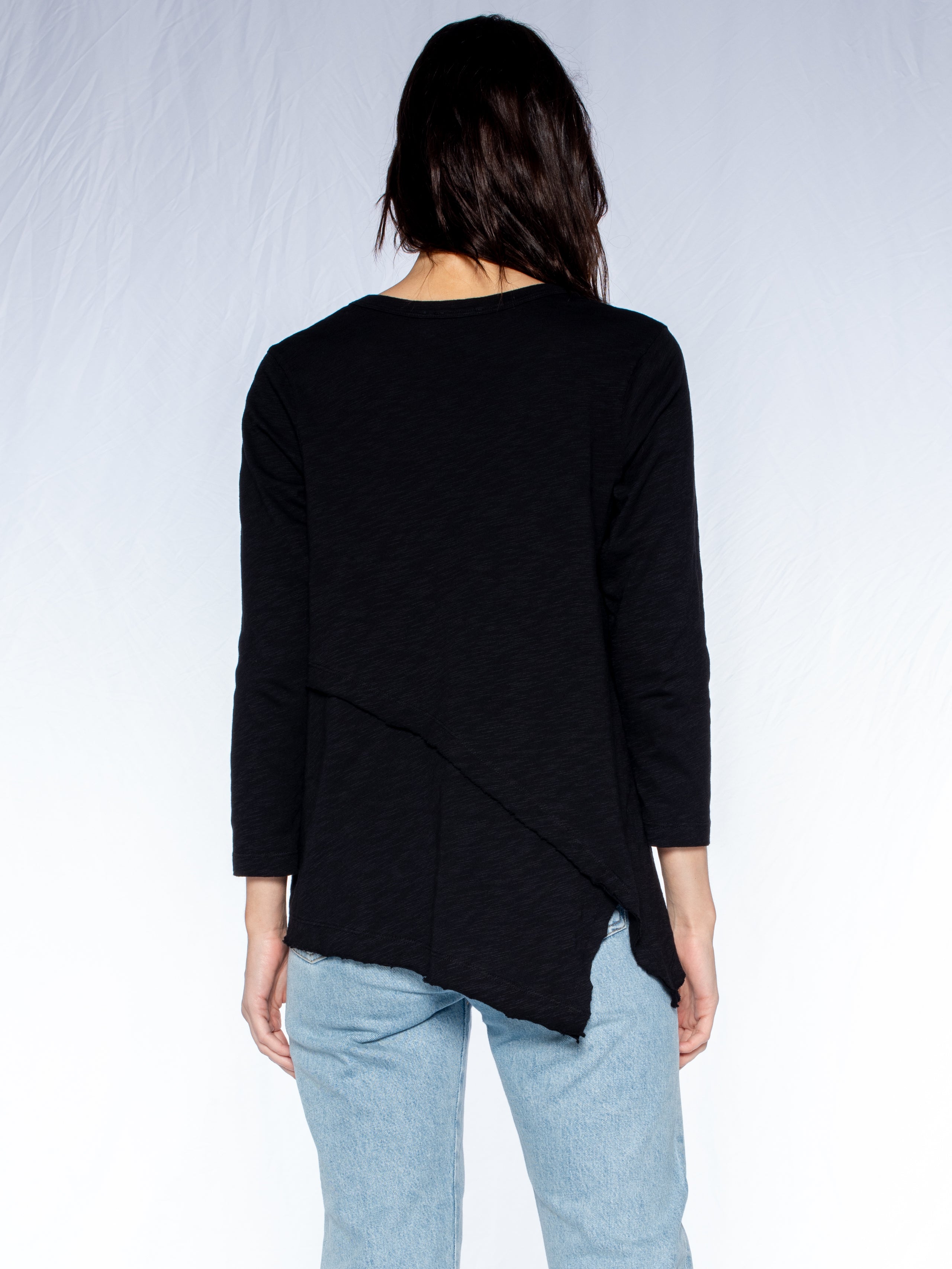Crew 3/4 Sleeve EZ Cross Over Hem Shirt