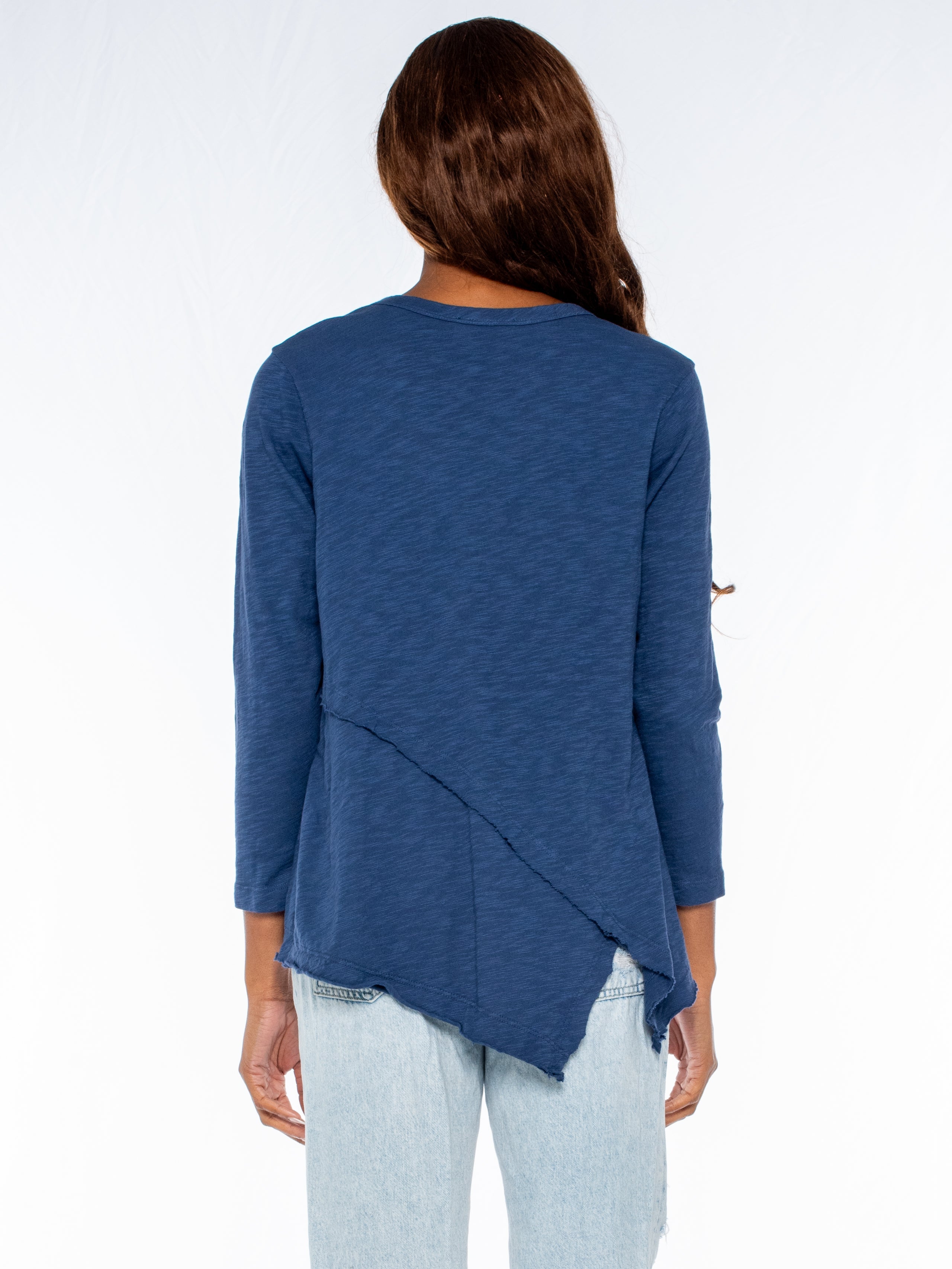 Crew 3/4 Sleeve EZ Cross Over Hem Shirt