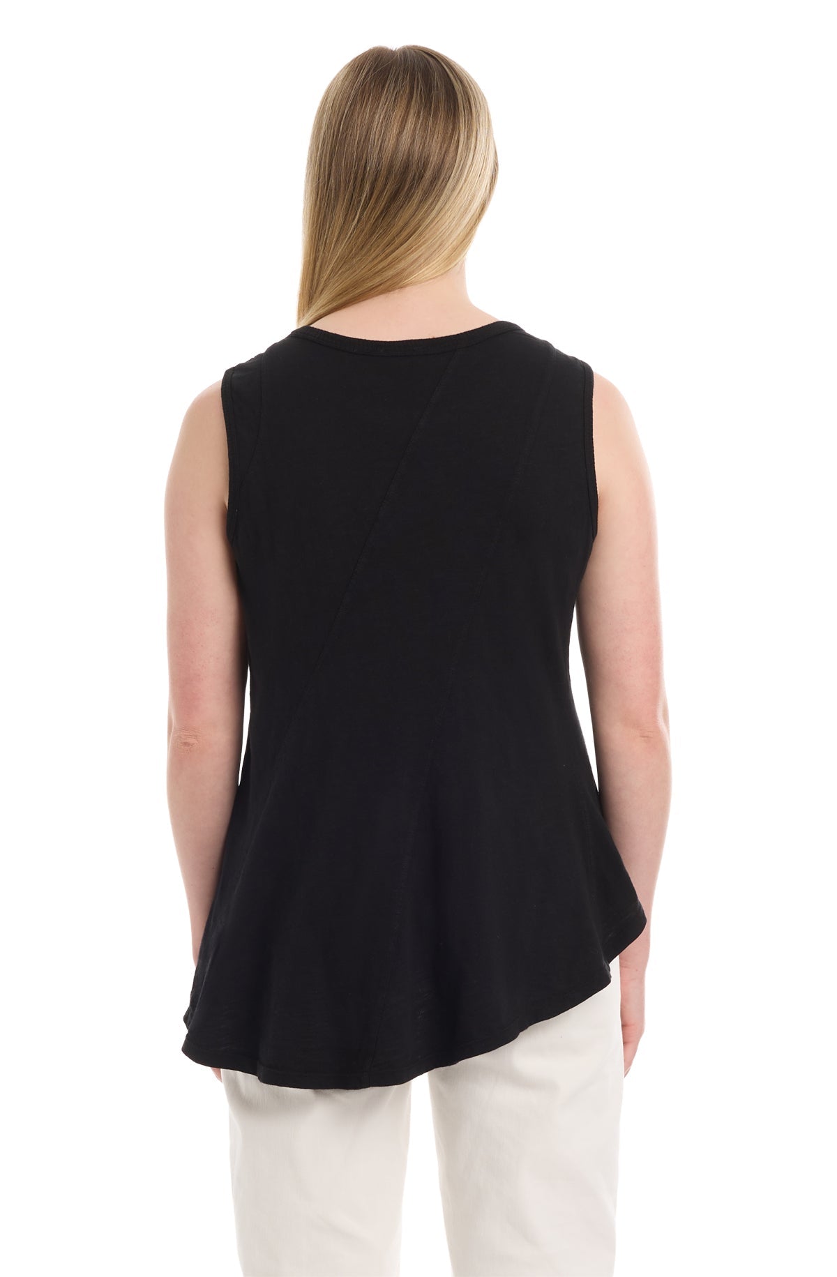Shell with asymmetric seams