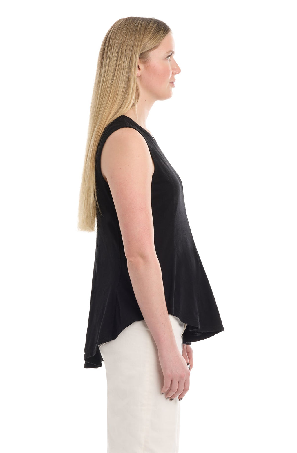 Shell with asymmetric seams