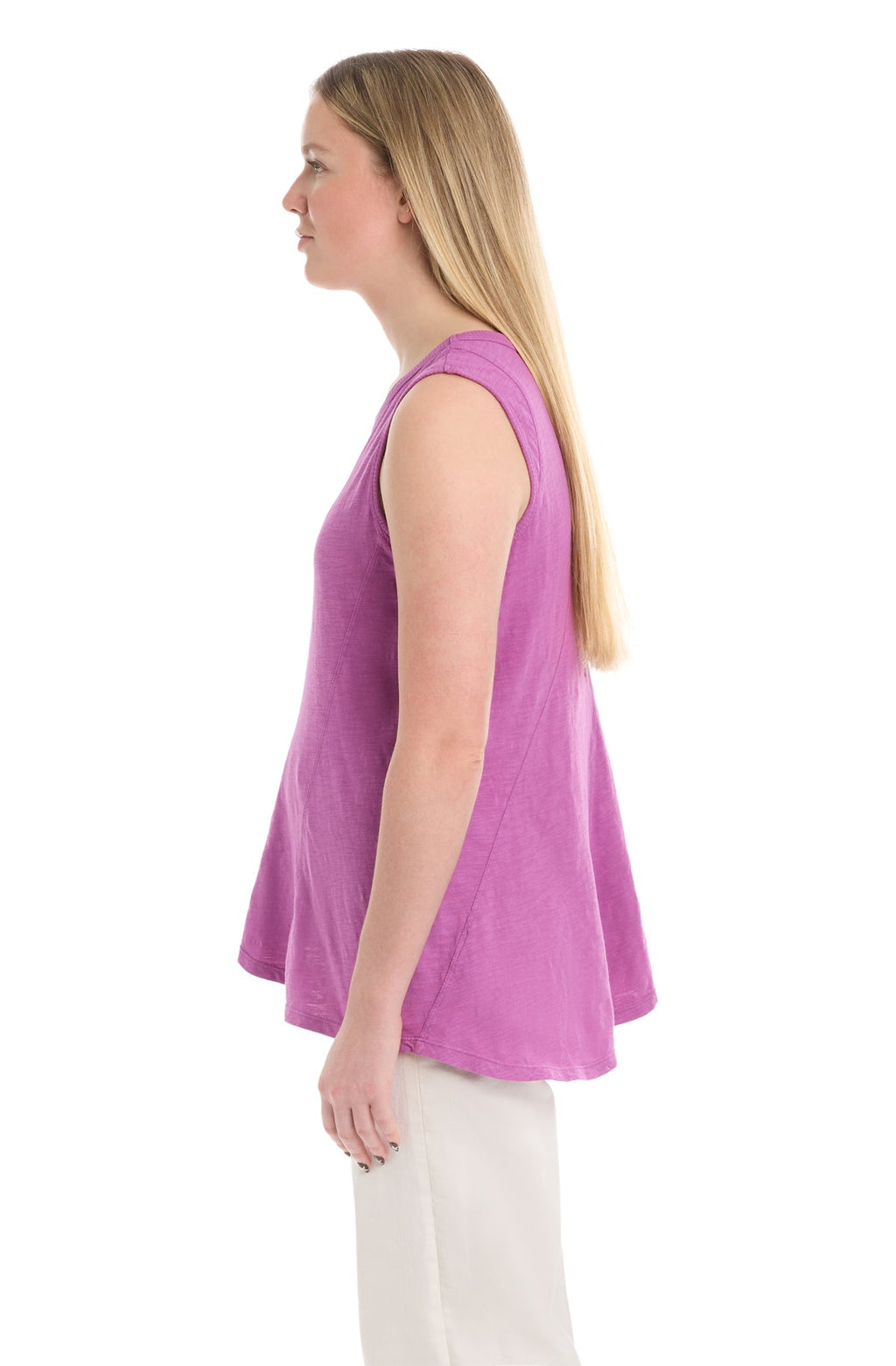 Shell with asymmetric seams