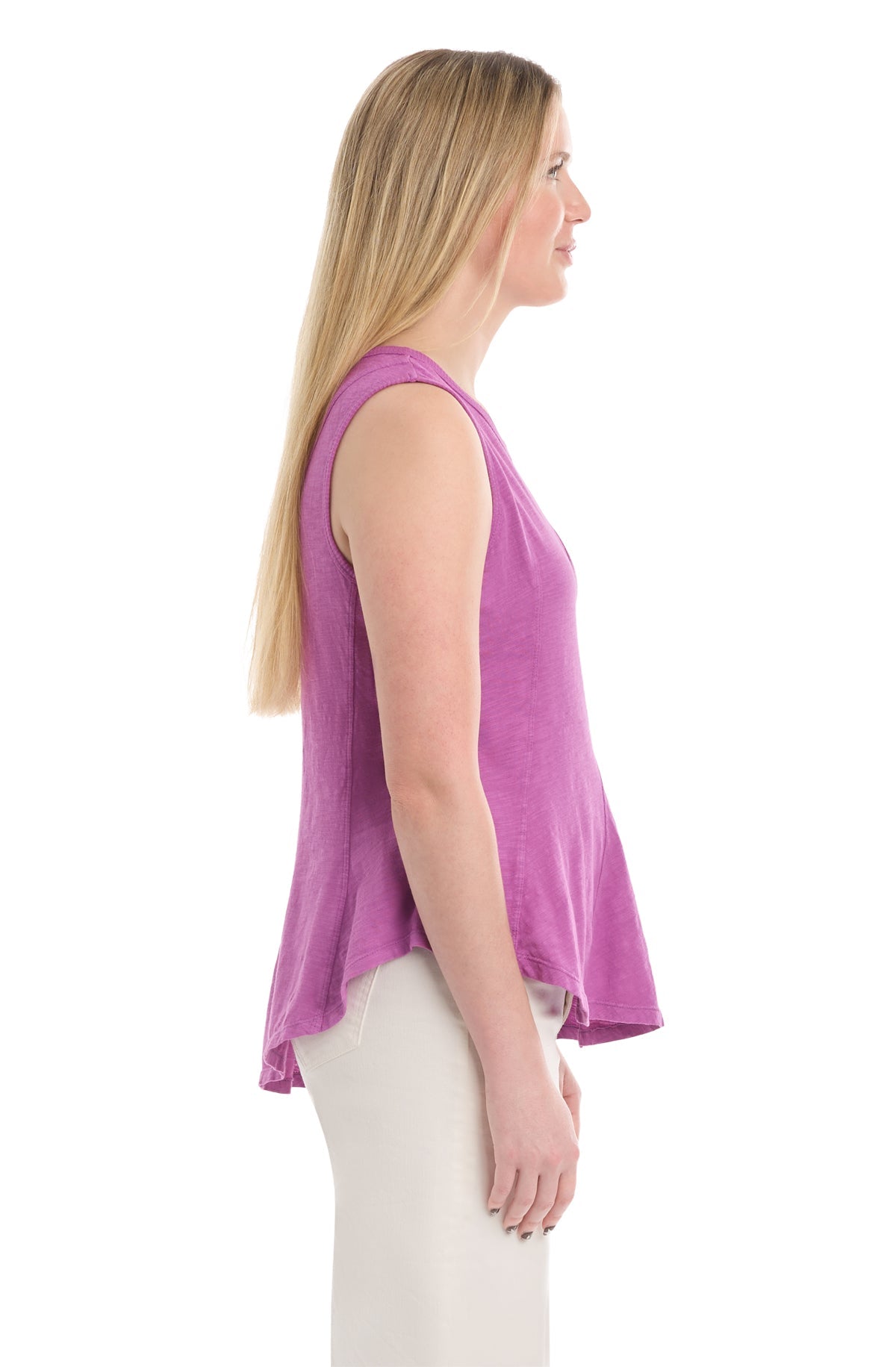 Shell with asymmetric seams